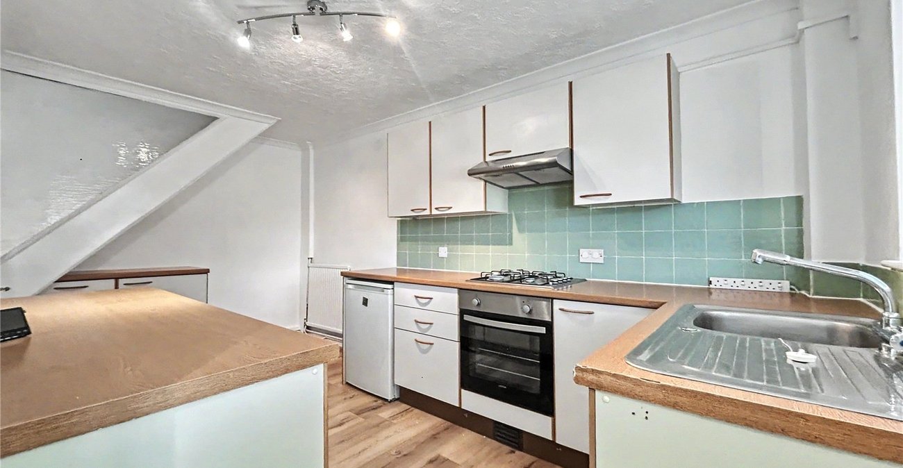 2 bedroom house for sale in Rainham | Robinson Michael & Jackson