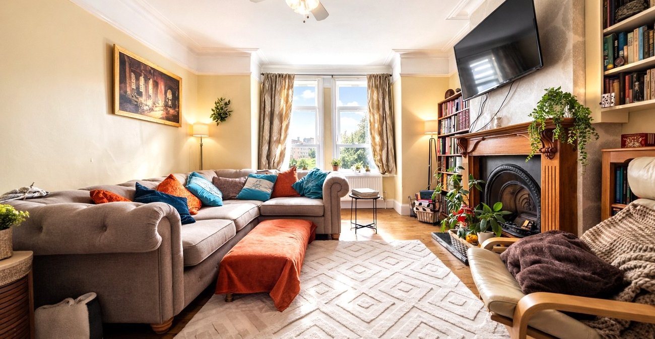 3 bedroom house for sale in London | Robinson Jackson