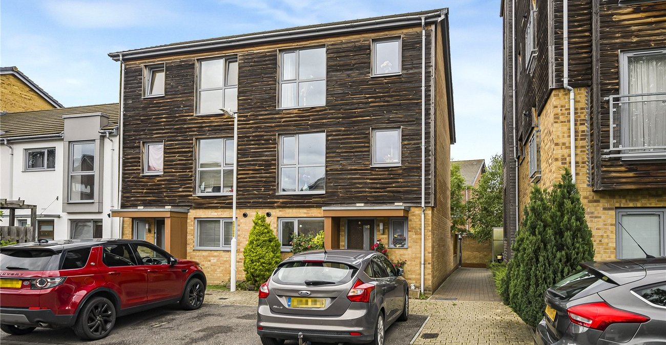 4 bedroom house for sale in Dartford | Robinson Jackson