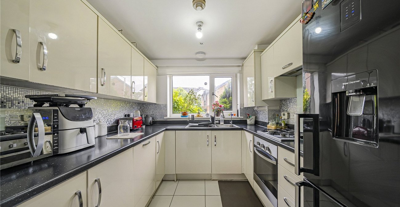 4 bedroom house for sale in Dartford | Robinson Jackson