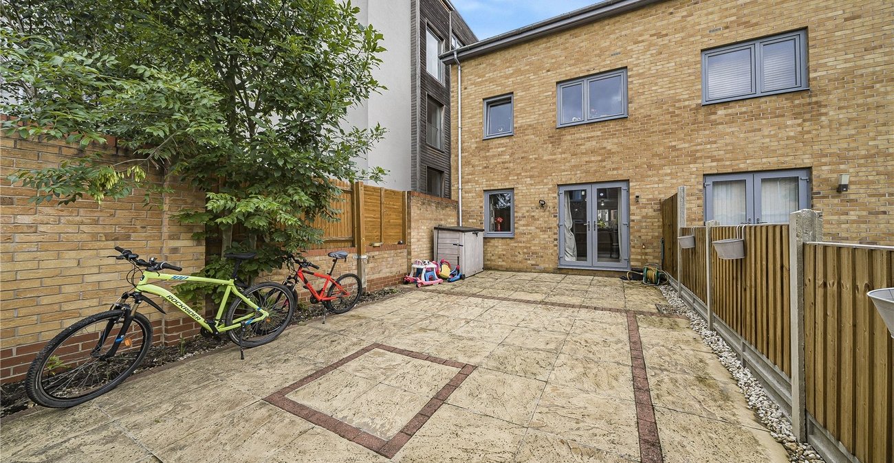 4 bedroom house for sale in Dartford | Robinson Jackson