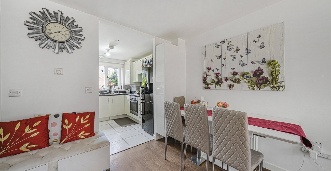 4 bedroom house for sale in Dartford | Robinson Jackson
