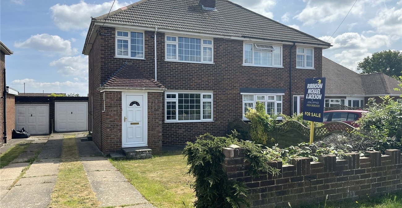 3 bedroom house for sale in Walderslade | Robinson Michael & Jackson