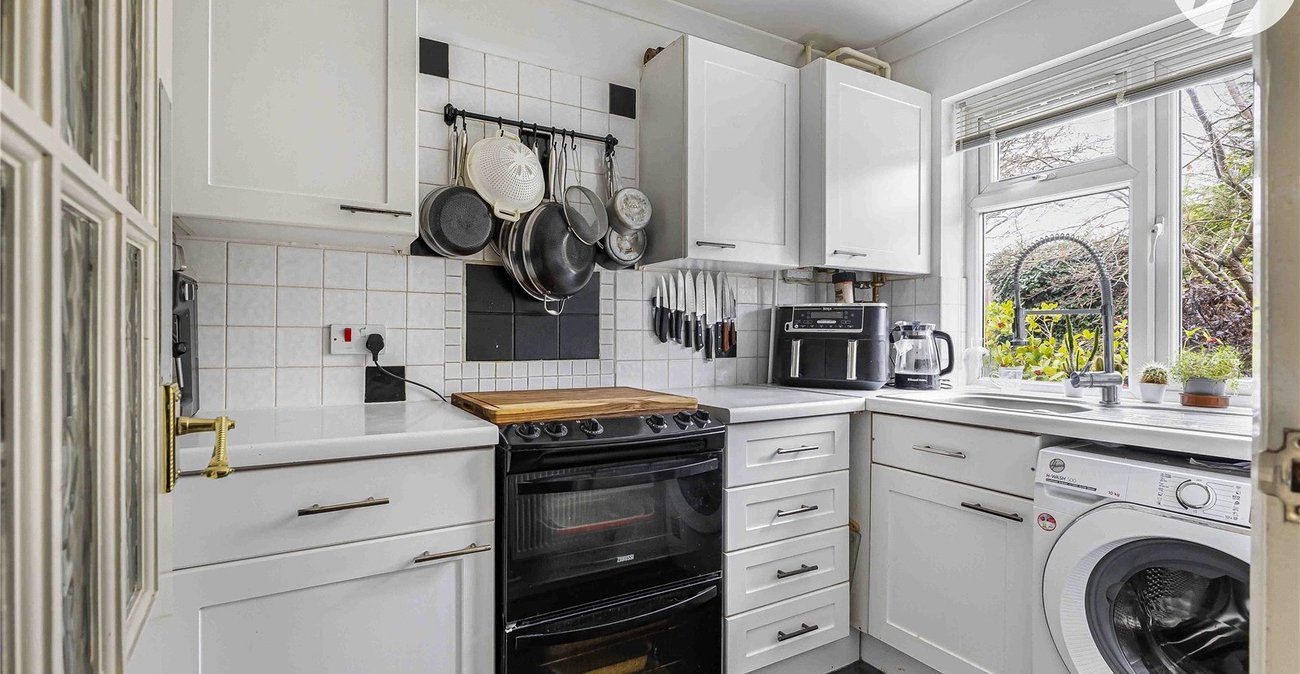 2 bedroom house for sale in Dartford | Robinson Jackson