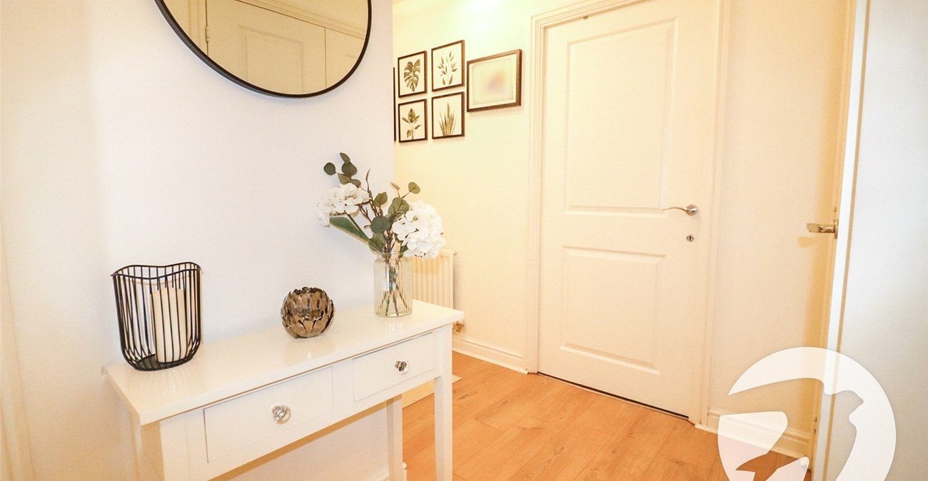 2 bedroom property for sale in Crimson Road | Robinson Jackson