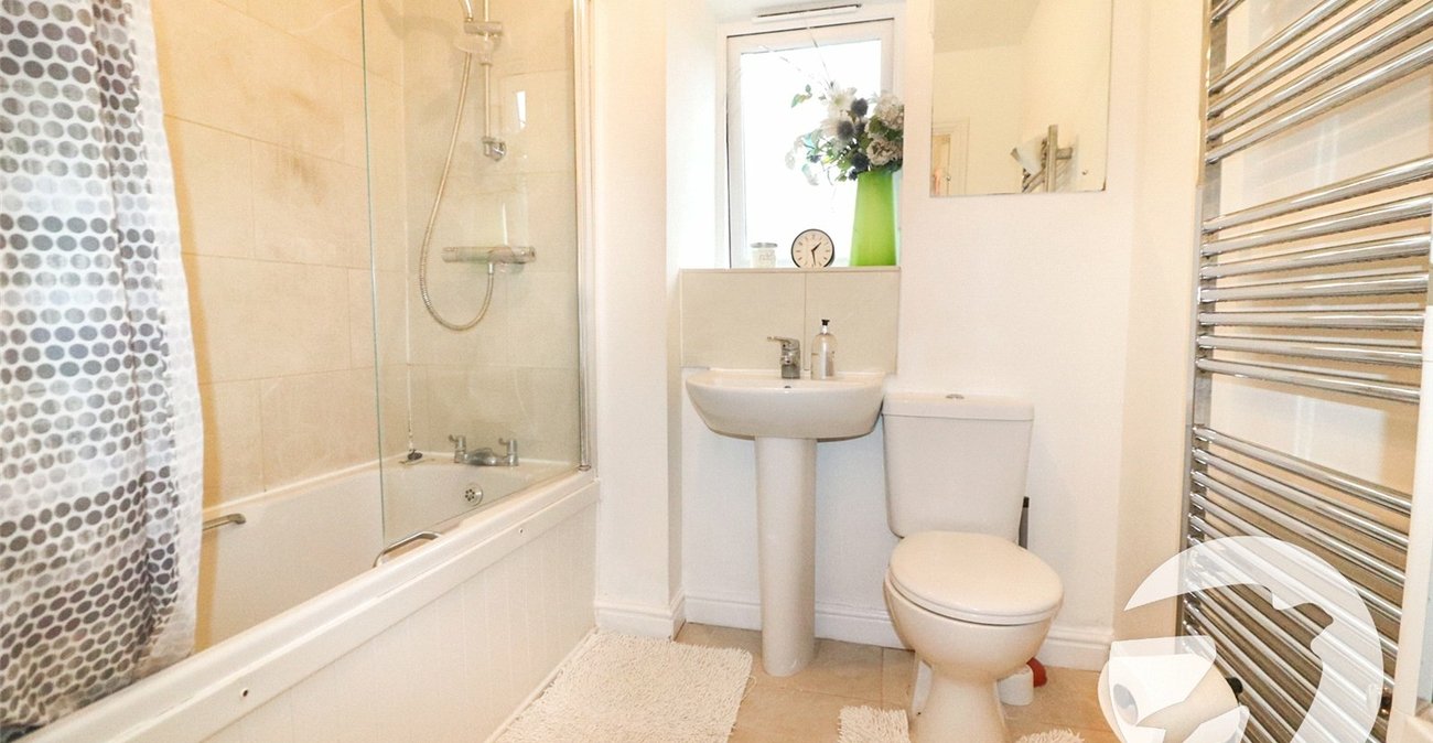 2 bedroom property for sale in Crimson Road | Robinson Jackson