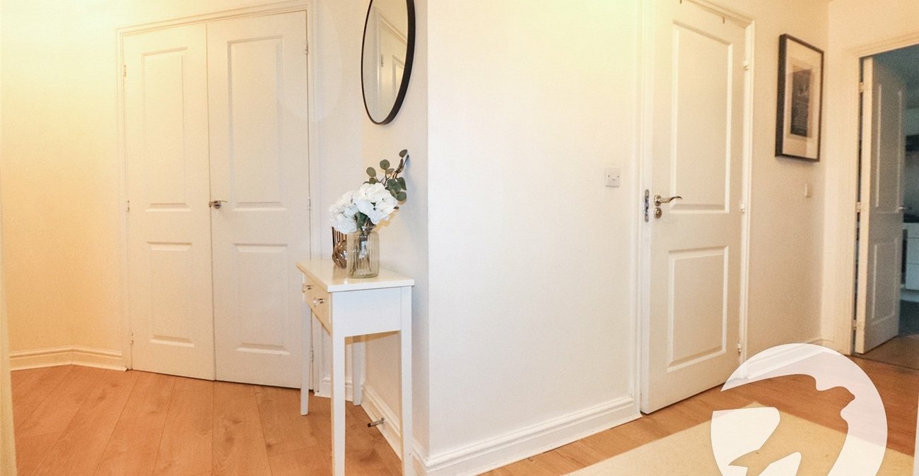 2 bedroom property for sale in Crimson Road | Robinson Jackson