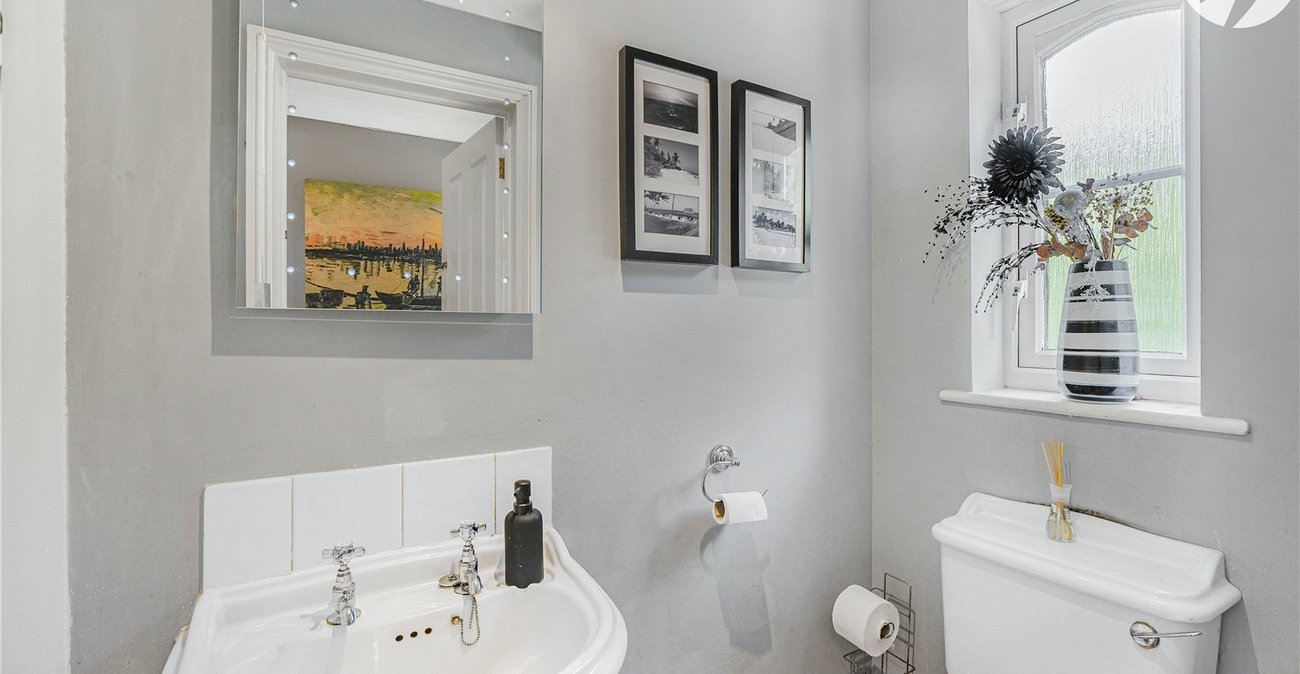 4 bedroom house for sale in Crockenhill | Robinson Jackson