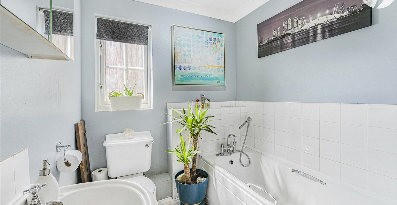 4 bedroom house for sale in Crockenhill | Robinson Jackson