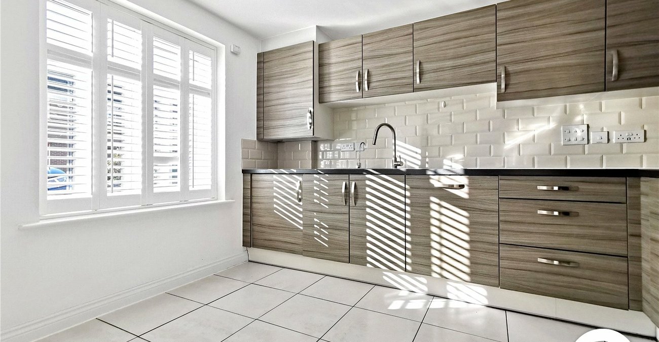 4 bedroom house for sale in Dartford | Robinson Jackson