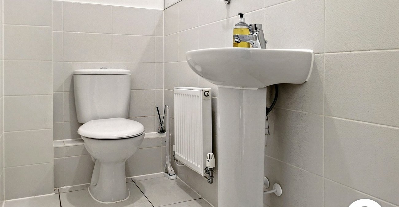 4 bedroom house for sale in Dartford | Robinson Jackson