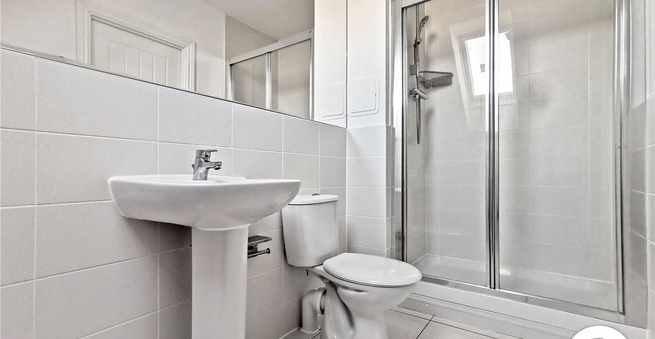 4 bedroom house for sale in Dartford | Robinson Jackson