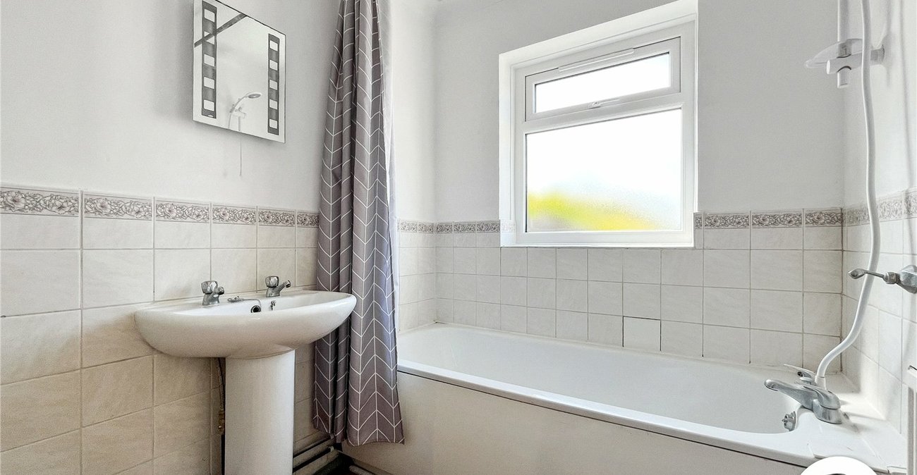 2 bedroom house for sale in Sittingbourne | Robinson Michael & Jackson