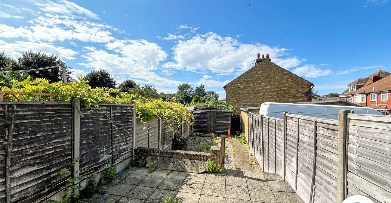 2 bedroom house for sale in Sittingbourne | Robinson Michael & Jackson