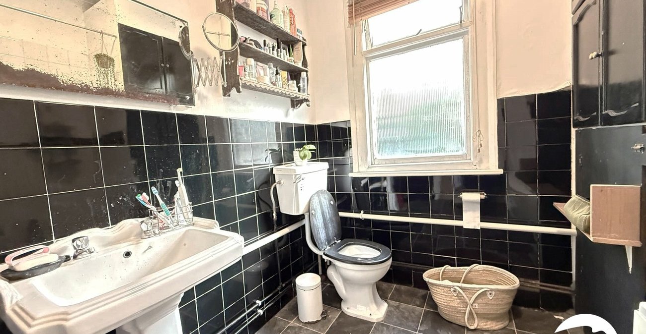 3 bedroom house for sale in Ladywell | Robinson Jackson