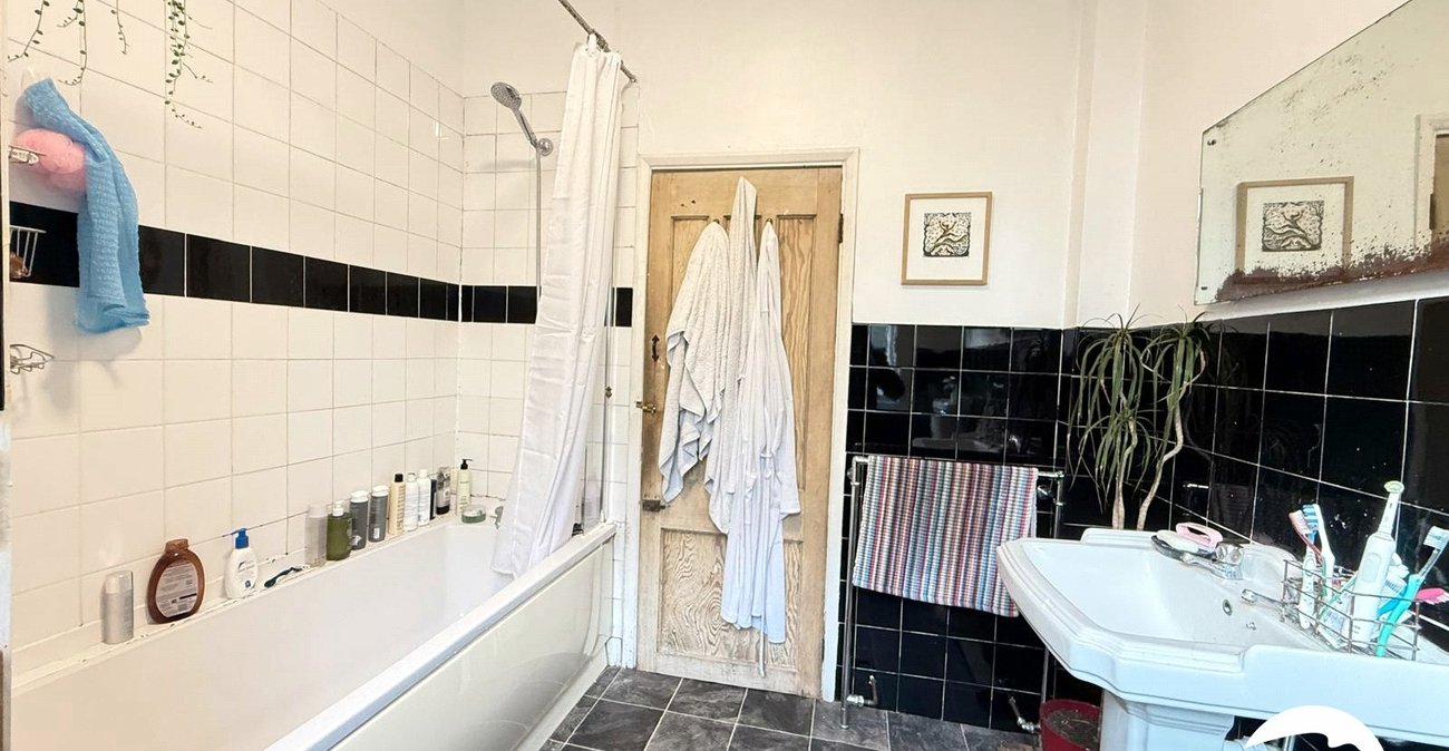 3 bedroom house for sale in Ladywell | Robinson Jackson