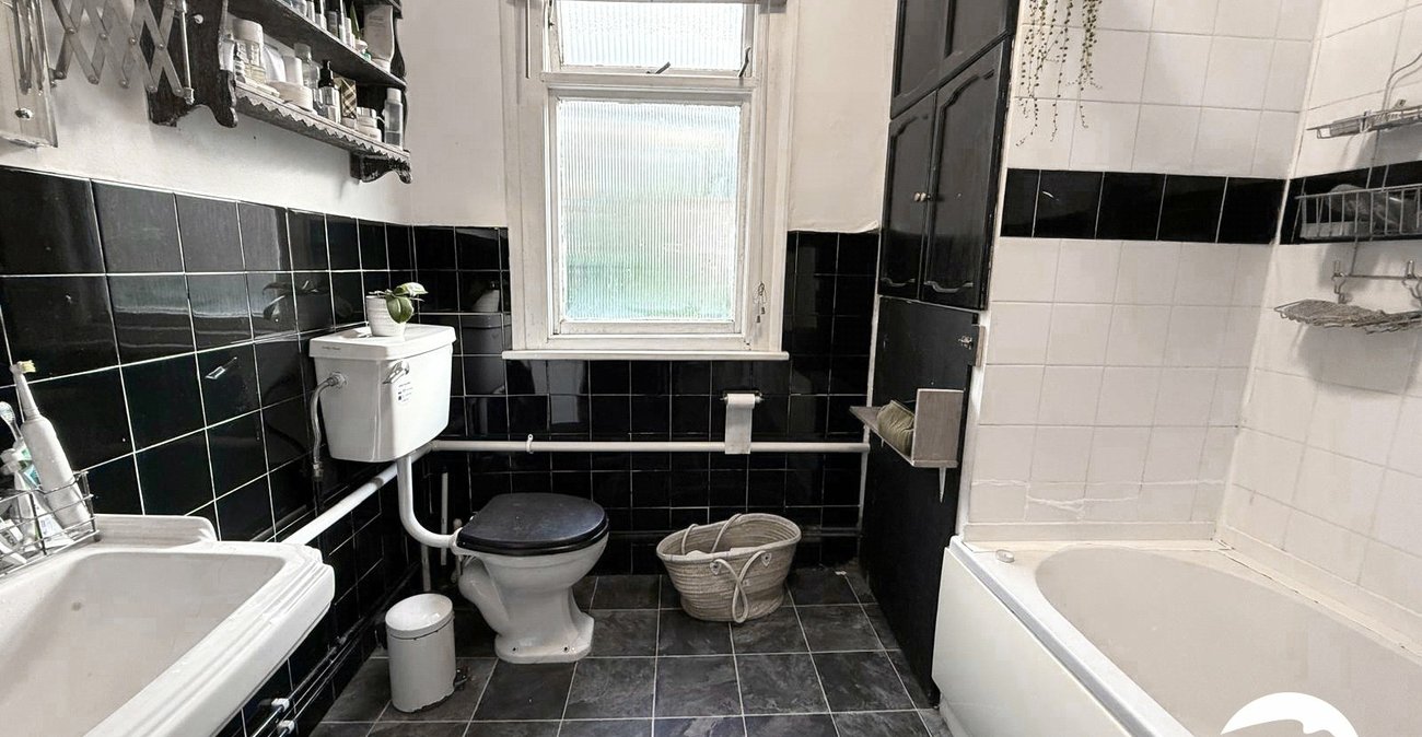 3 bedroom house for sale in Ladywell | Robinson Jackson