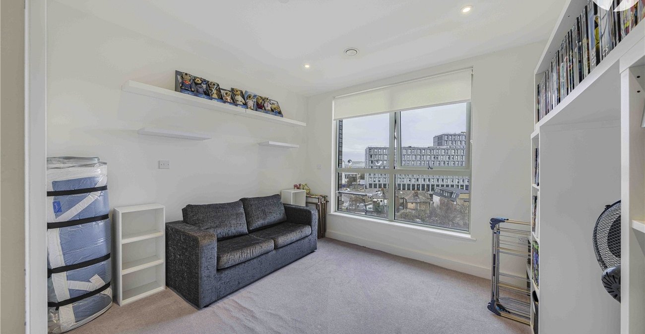 2 bedroom property for sale in London | Robinson Jackson