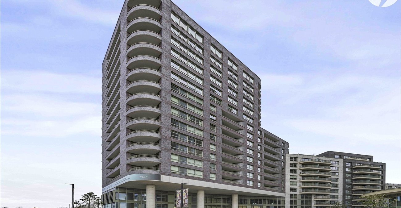 2 bedroom property for sale in London | Robinson Jackson