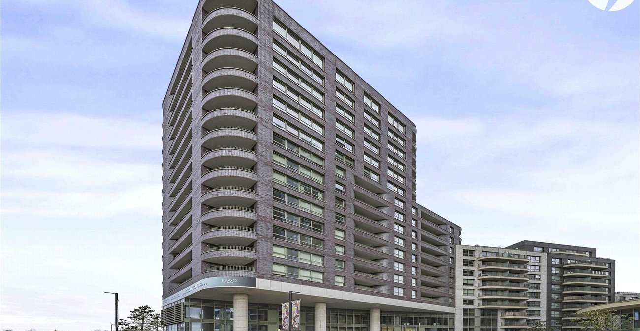 2 bedroom property for sale in London | Robinson Jackson