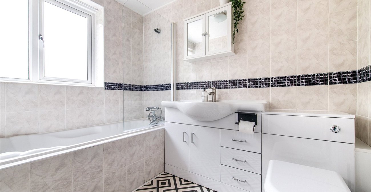 2 bedroom house for sale in Sittingbourne | Robinson Michael & Jackson