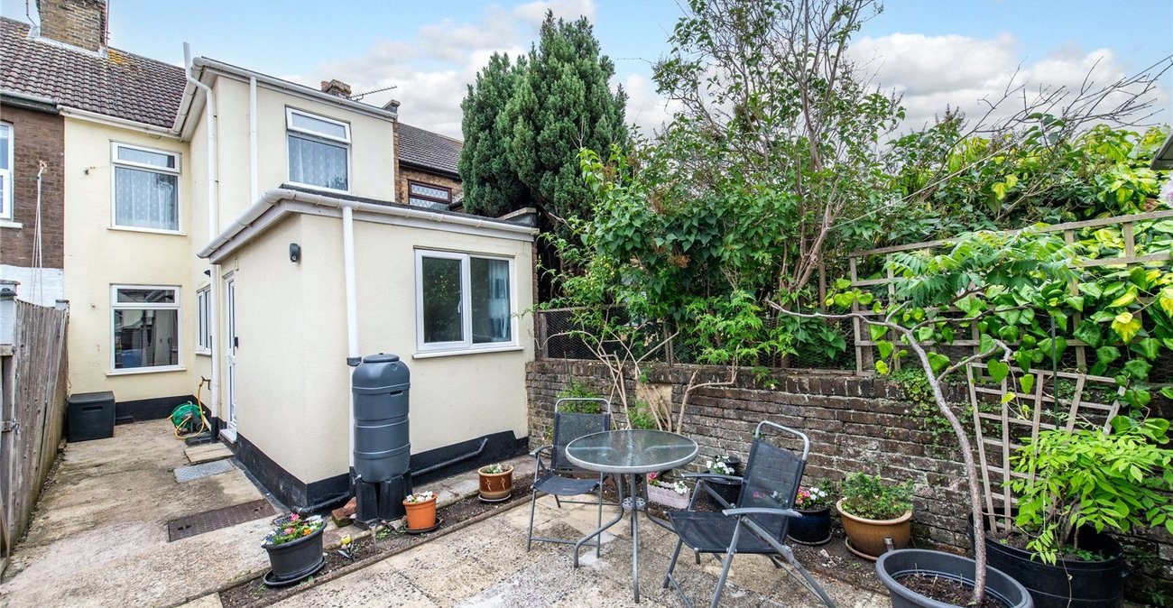 2 bedroom house for sale in Sittingbourne | Robinson Michael & Jackson