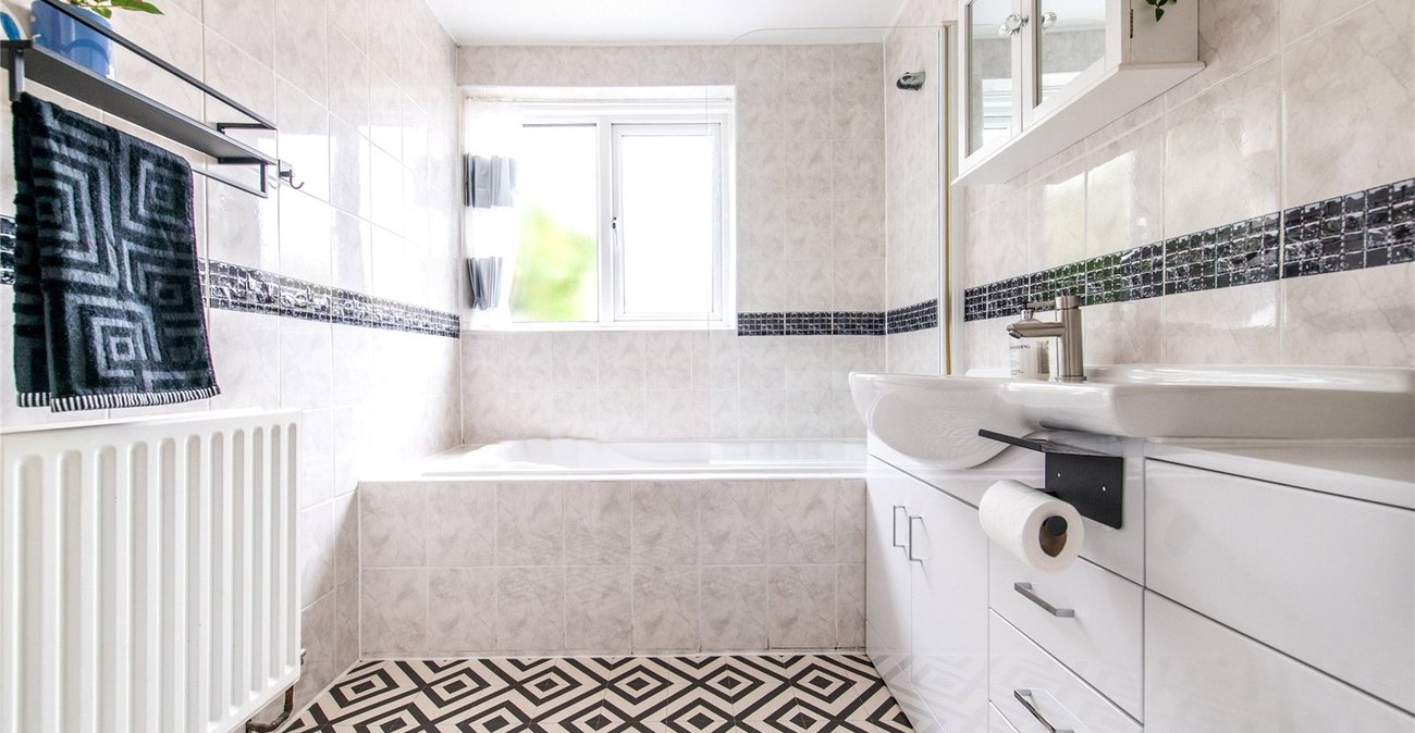 2 bedroom house for sale in Sittingbourne | Robinson Michael & Jackson