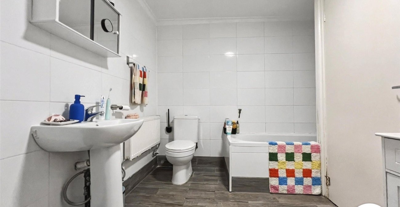 2 bedroom house for sale in Chatham | Robinson Michael & Jackson