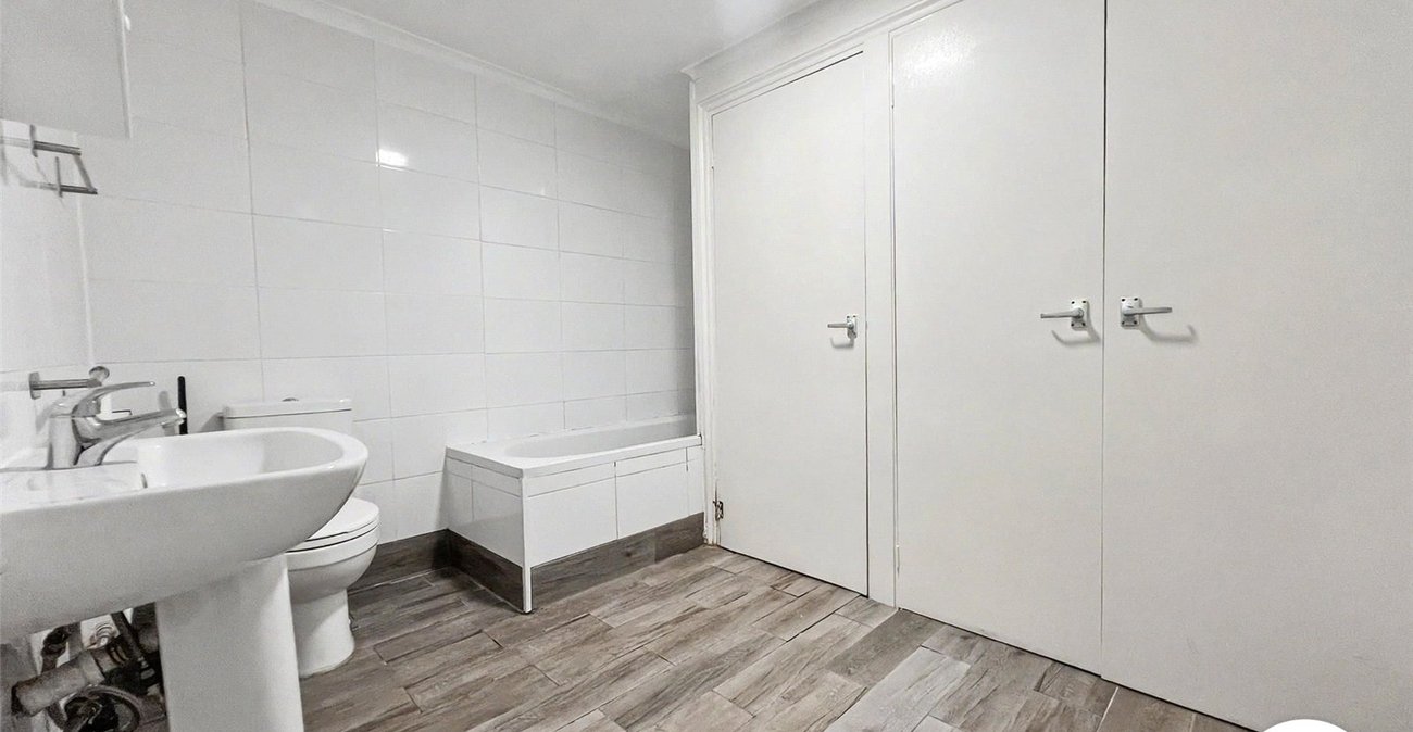 2 bedroom house for sale in Chatham | Robinson Michael & Jackson