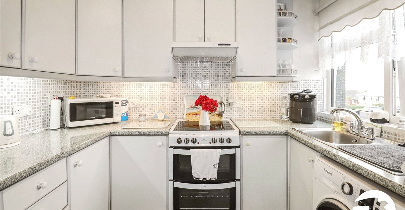 3 bedroom property for sale in Belvedere | Robinson Jackson