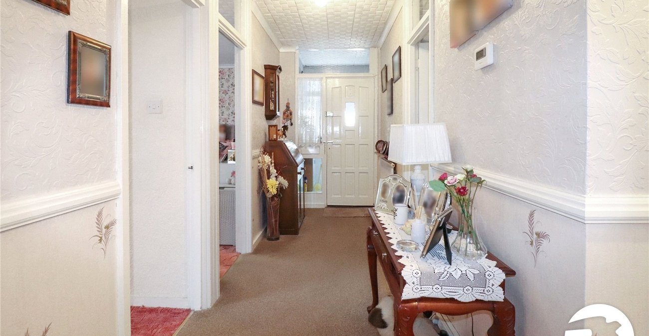 3 bedroom property for sale in Belvedere | Robinson Jackson