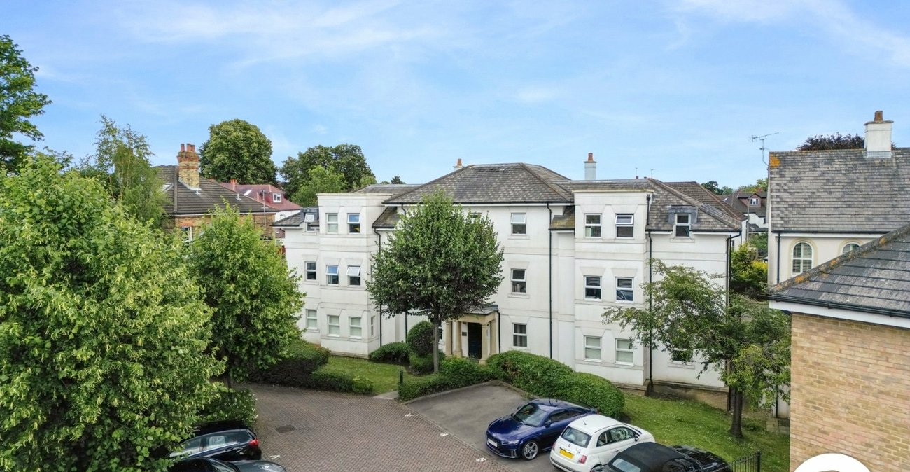 2 bedroom property for sale in Bromley | Robinson Jackson