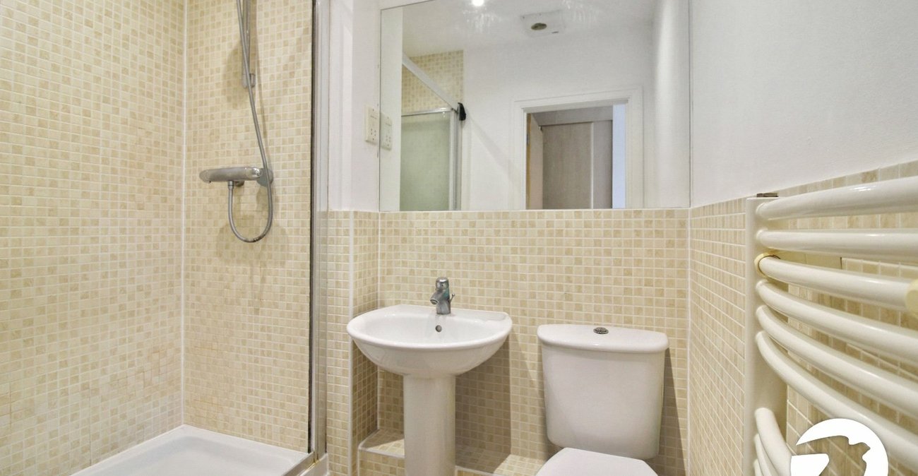2 bedroom property for sale in Bromley | Robinson Jackson