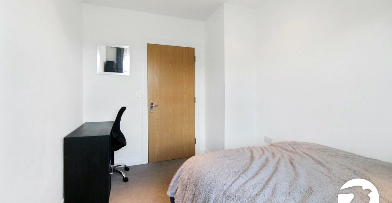 2 bedroom property for sale in Bromley | Robinson Jackson