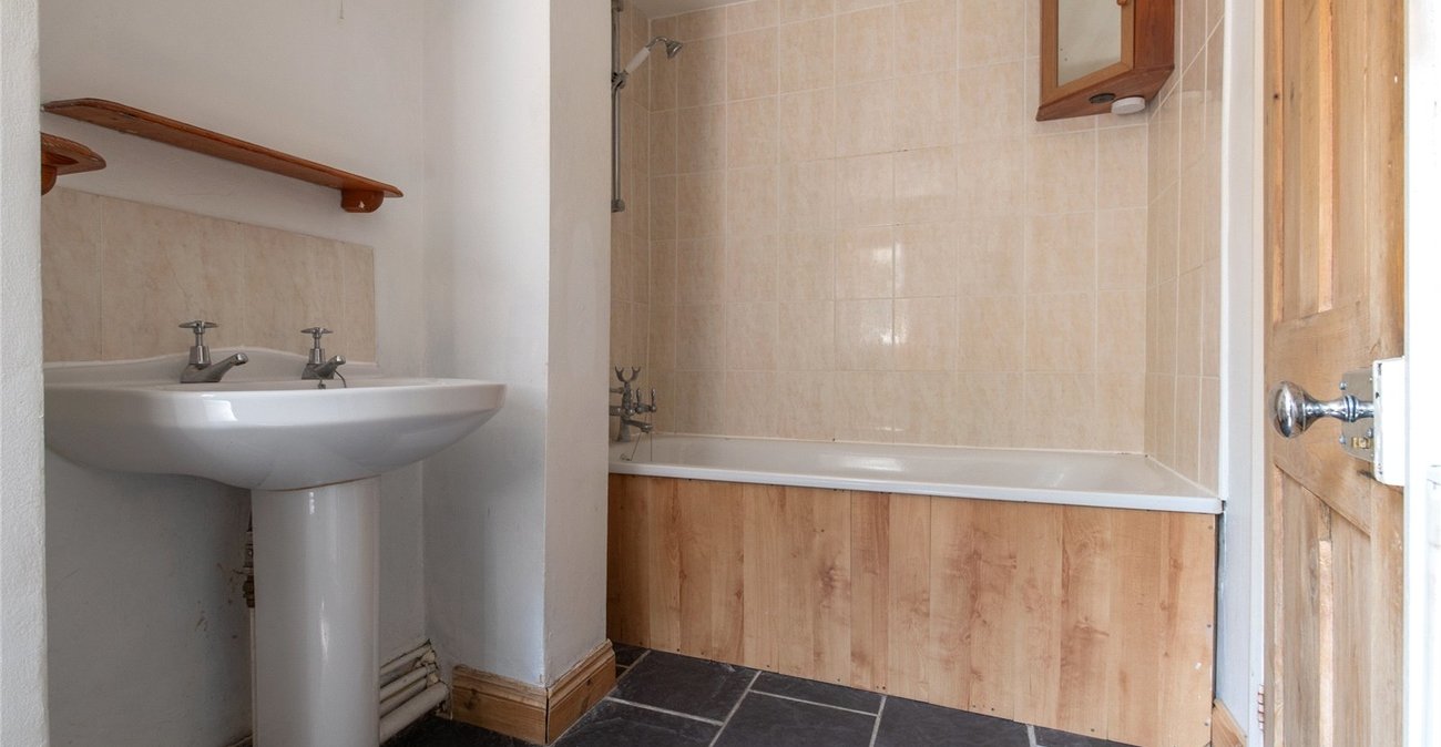2 bedroom house for sale in Leeds | Robinson Michael & Jackson