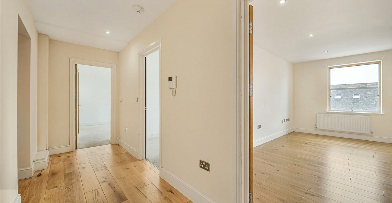 2 bedroom property for sale in Welling | Robinson Jackson