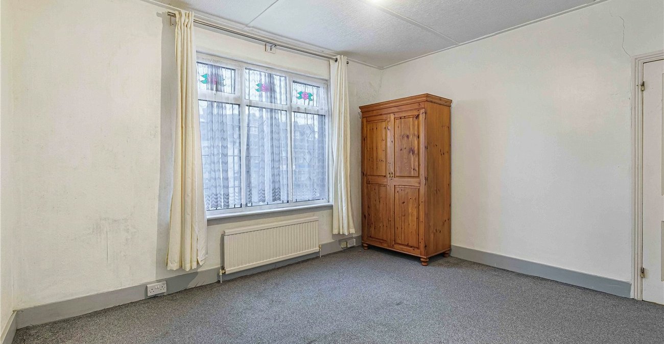 5 bedroom house for sale in Welling | Robinson Jackson