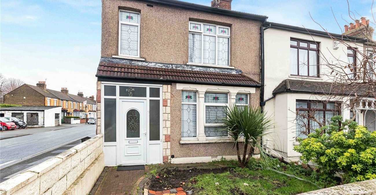 5 bedroom house for sale in Welling | Robinson Jackson