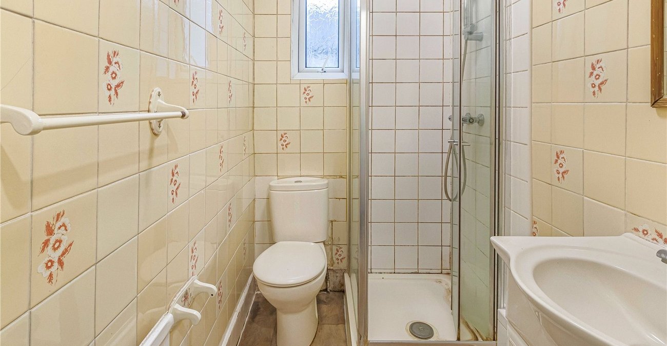 5 bedroom house for sale in Welling | Robinson Jackson