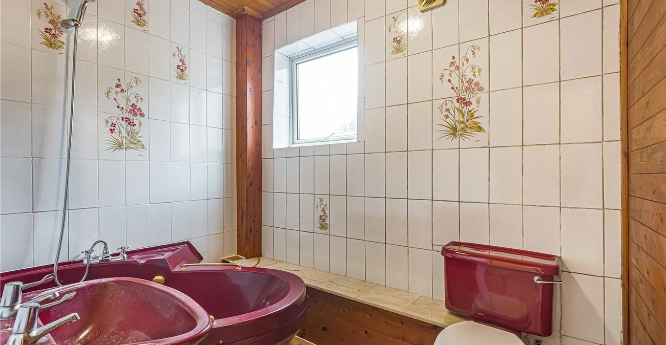 5 bedroom house for sale in Welling | Robinson Jackson