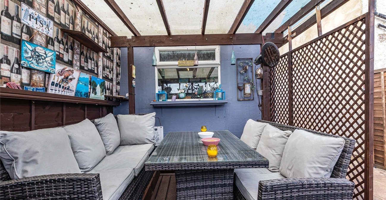 3 bedroom house for sale in Welling | Robinson Jackson