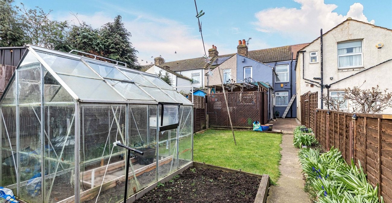 3 bedroom house for sale in Welling | Robinson Jackson