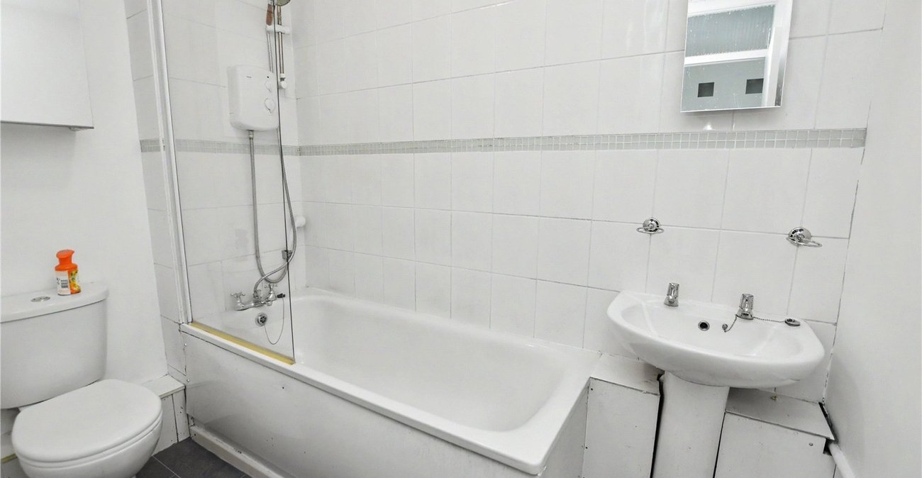 2 bedroom property for sale in Bexleyheath | Robinson Jackson