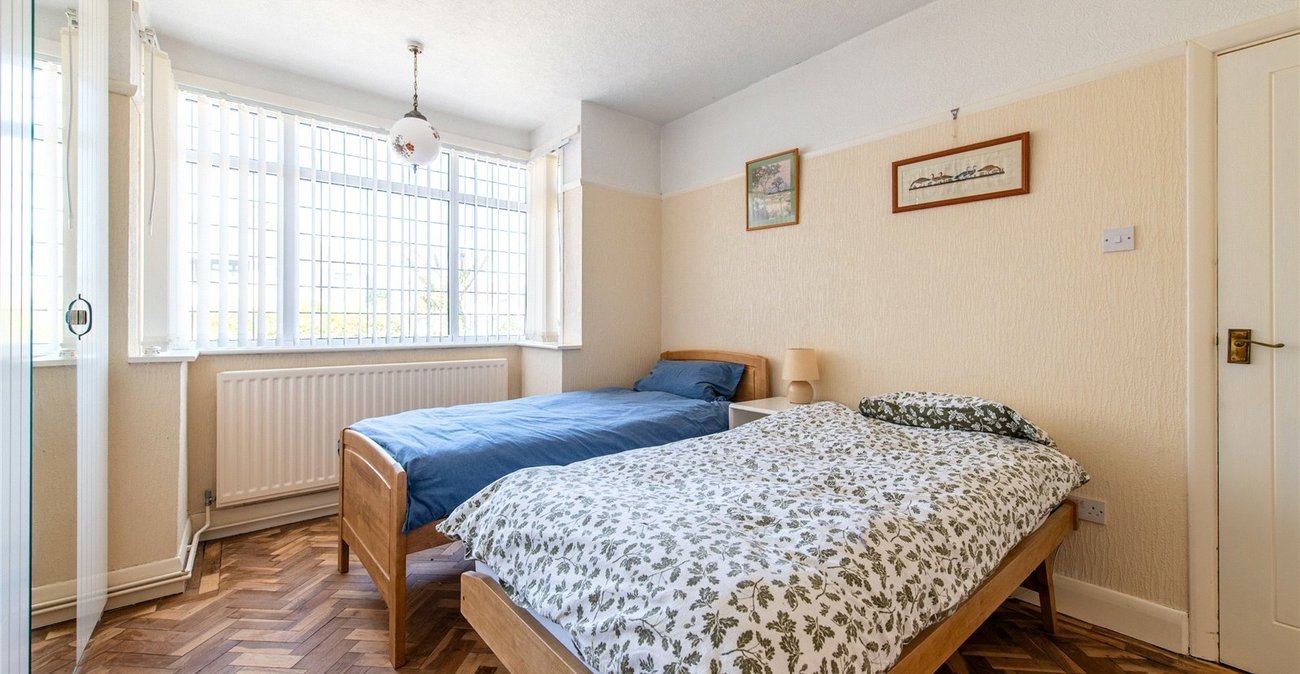 2 bedroom bungalow for sale in Gravesend | Robinson Michael & Jackson