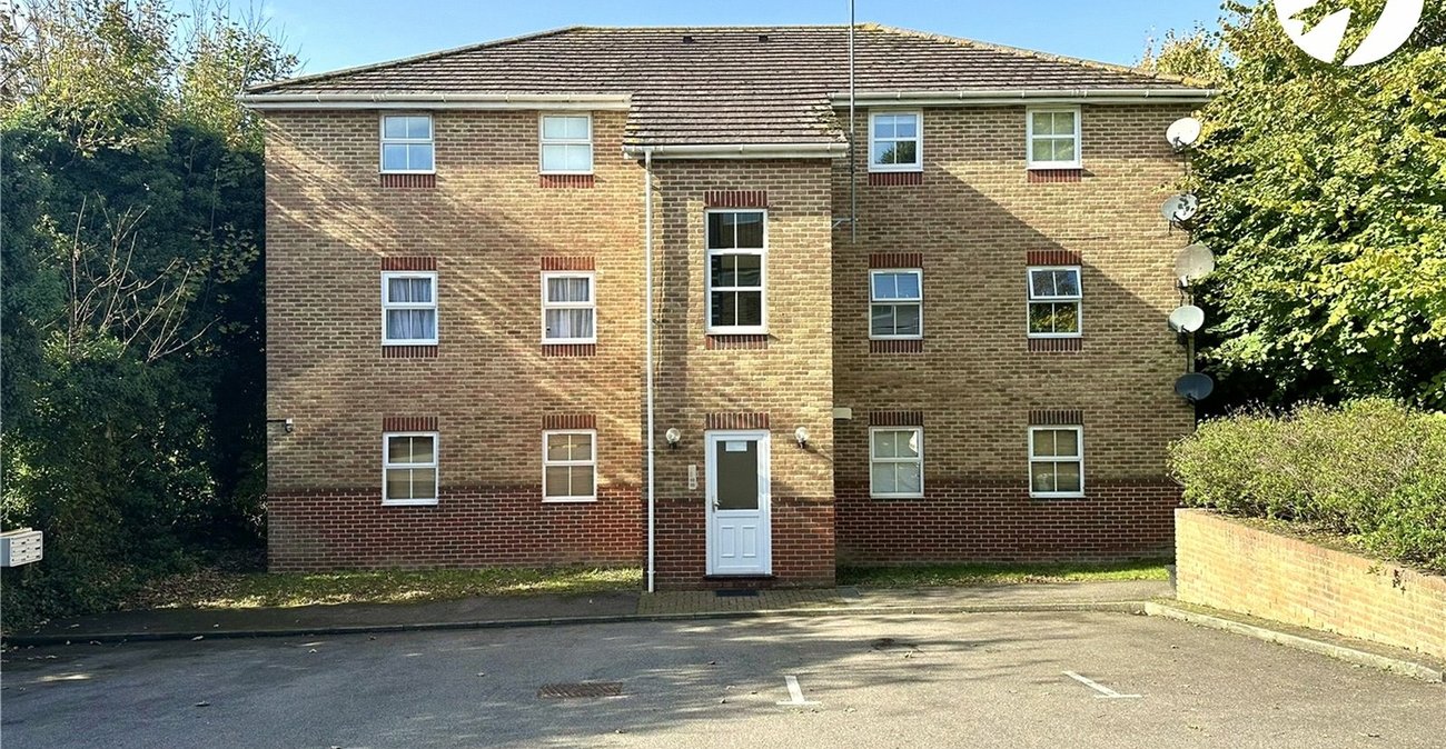 2 bedroom property for sale in Mounts Road | Robinson Jackson