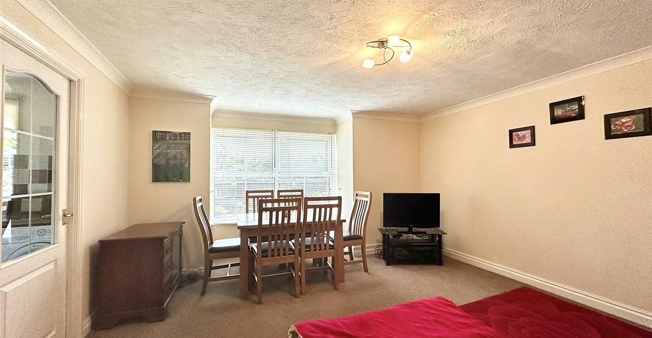 2 bedroom property for sale in Mounts Road | Robinson Jackson