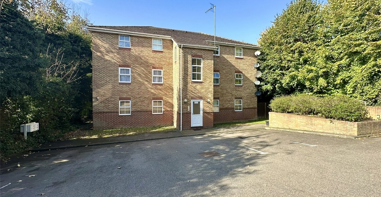 2 bedroom property for sale in Mounts Road | Robinson Jackson