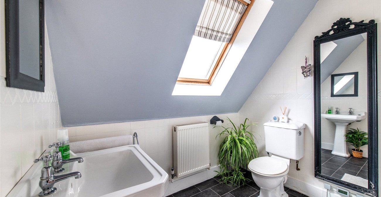 3 bedroom house for sale in Meopham | Robinson Michael & Jackson