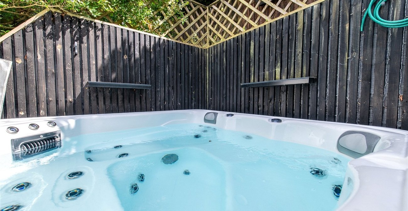 3 bedroom house for sale in Meopham | Robinson Michael & Jackson