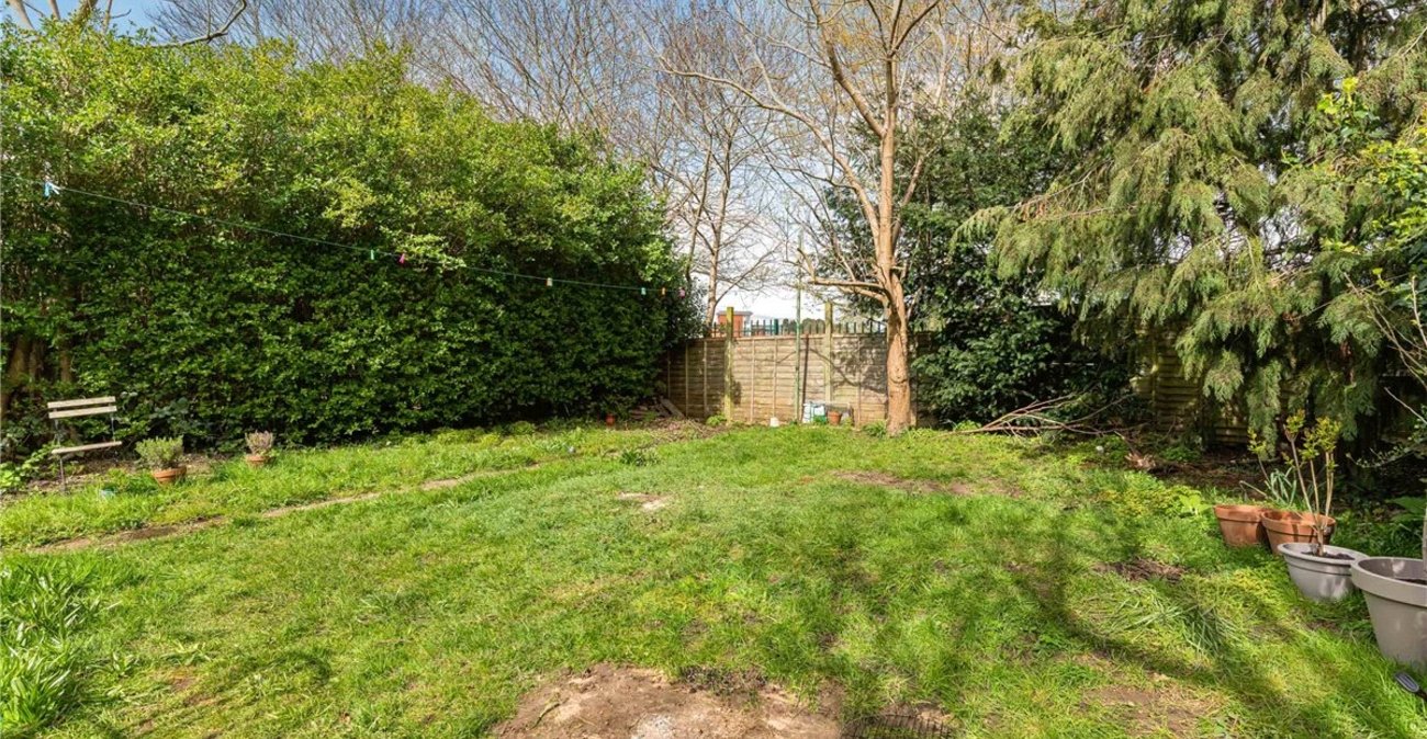 2 bedroom property for sale in Orpington | Robinson Jackson